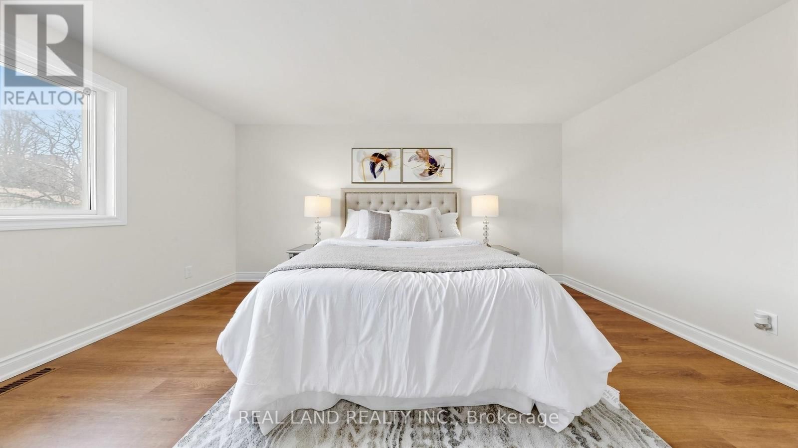 54 MARBLEMOUNT CRESCENT Image 30