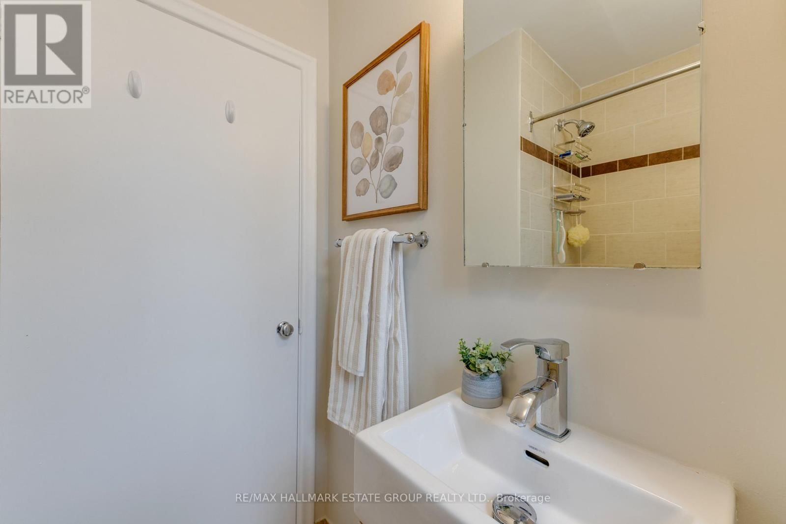 225 WOODVILLE AVENUE Image 10