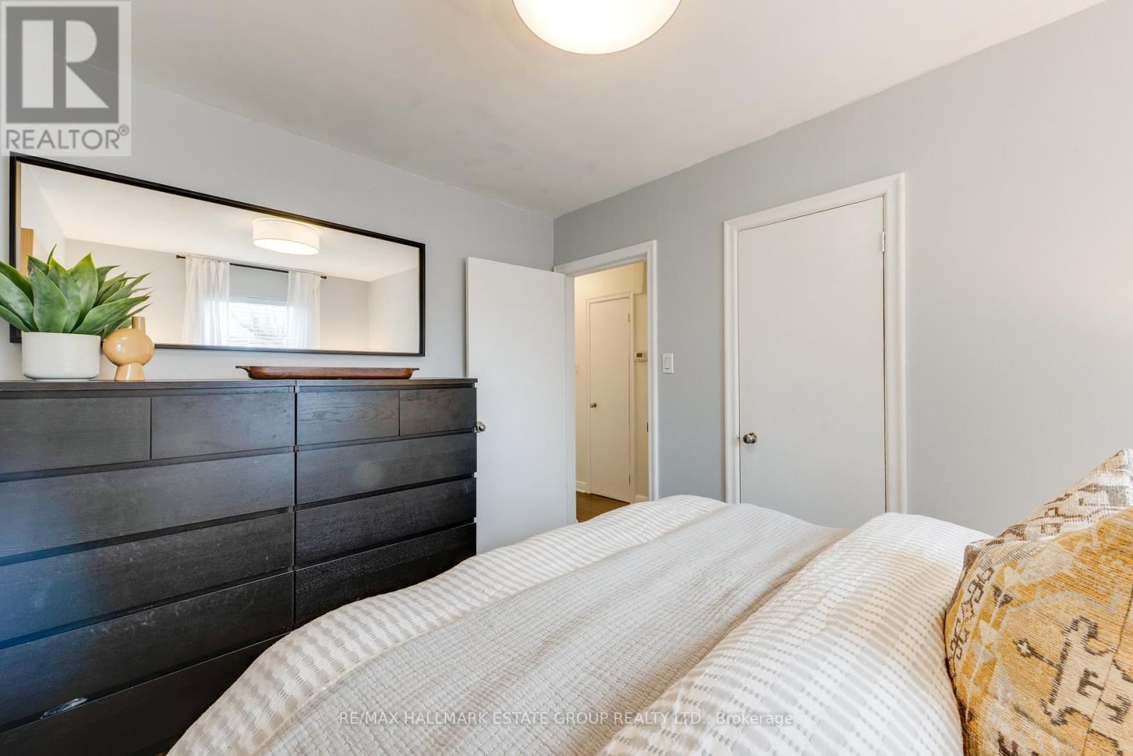 225 WOODVILLE AVENUE Image 16