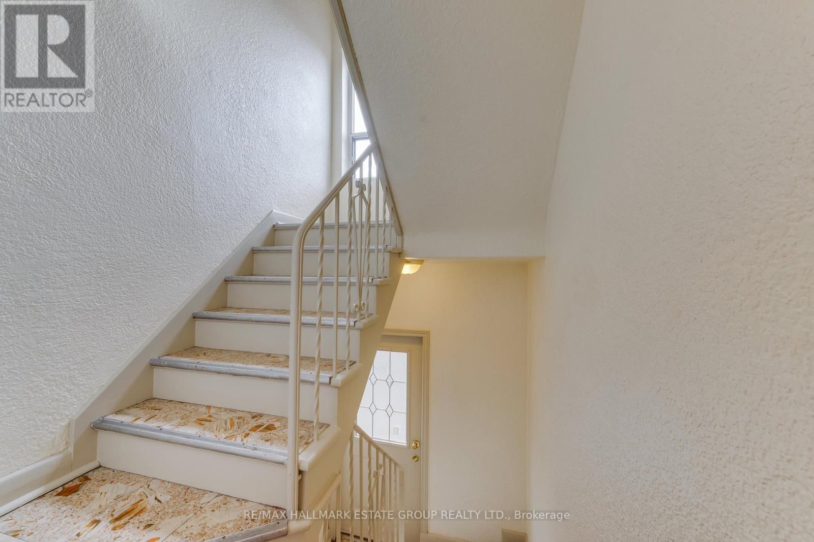 225 WOODVILLE AVENUE Image 17