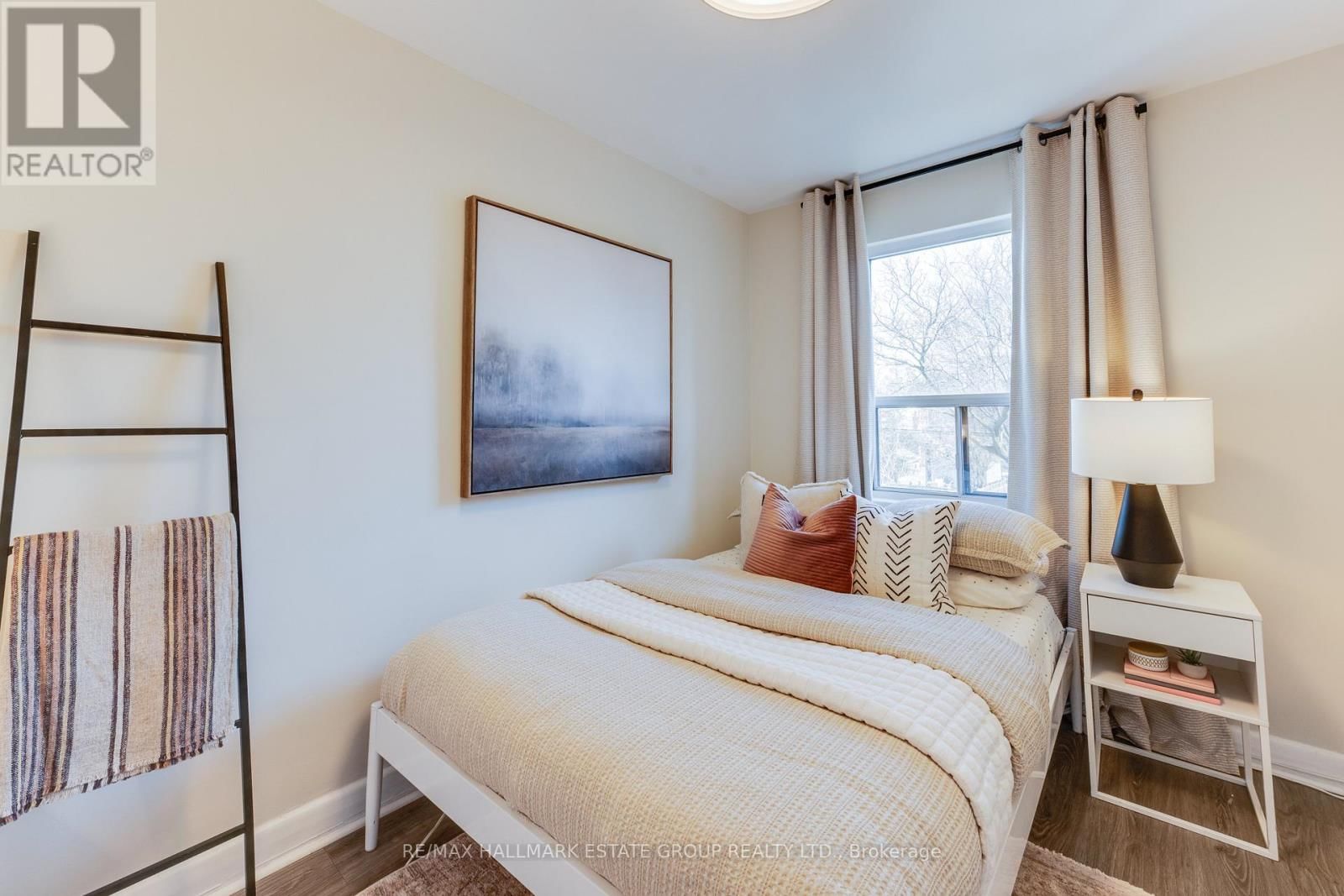 225 WOODVILLE AVENUE Image 30