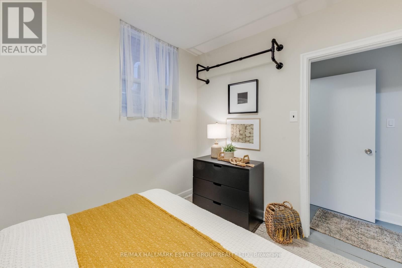 225 WOODVILLE AVENUE Image 42