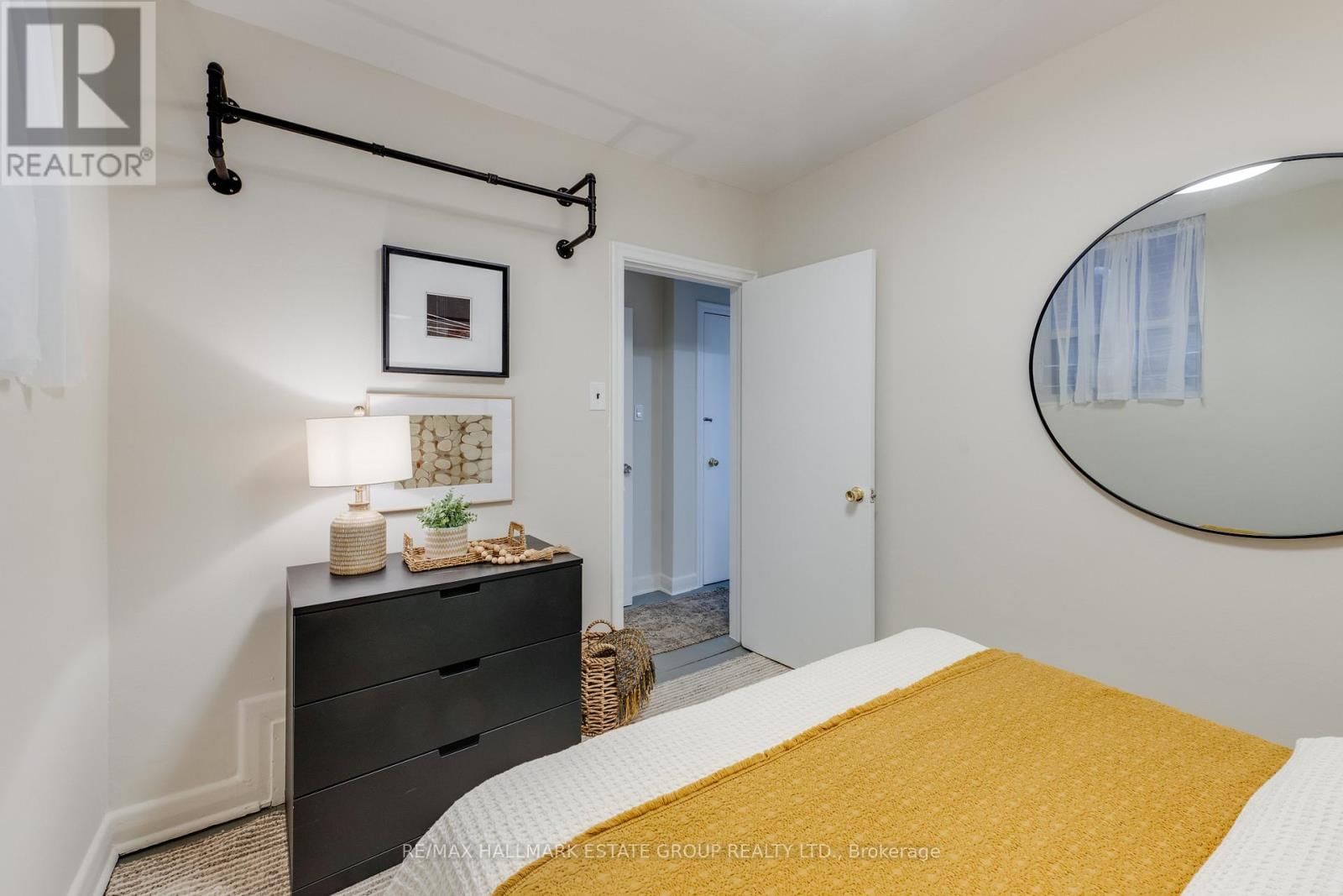 225 WOODVILLE AVENUE Image 43