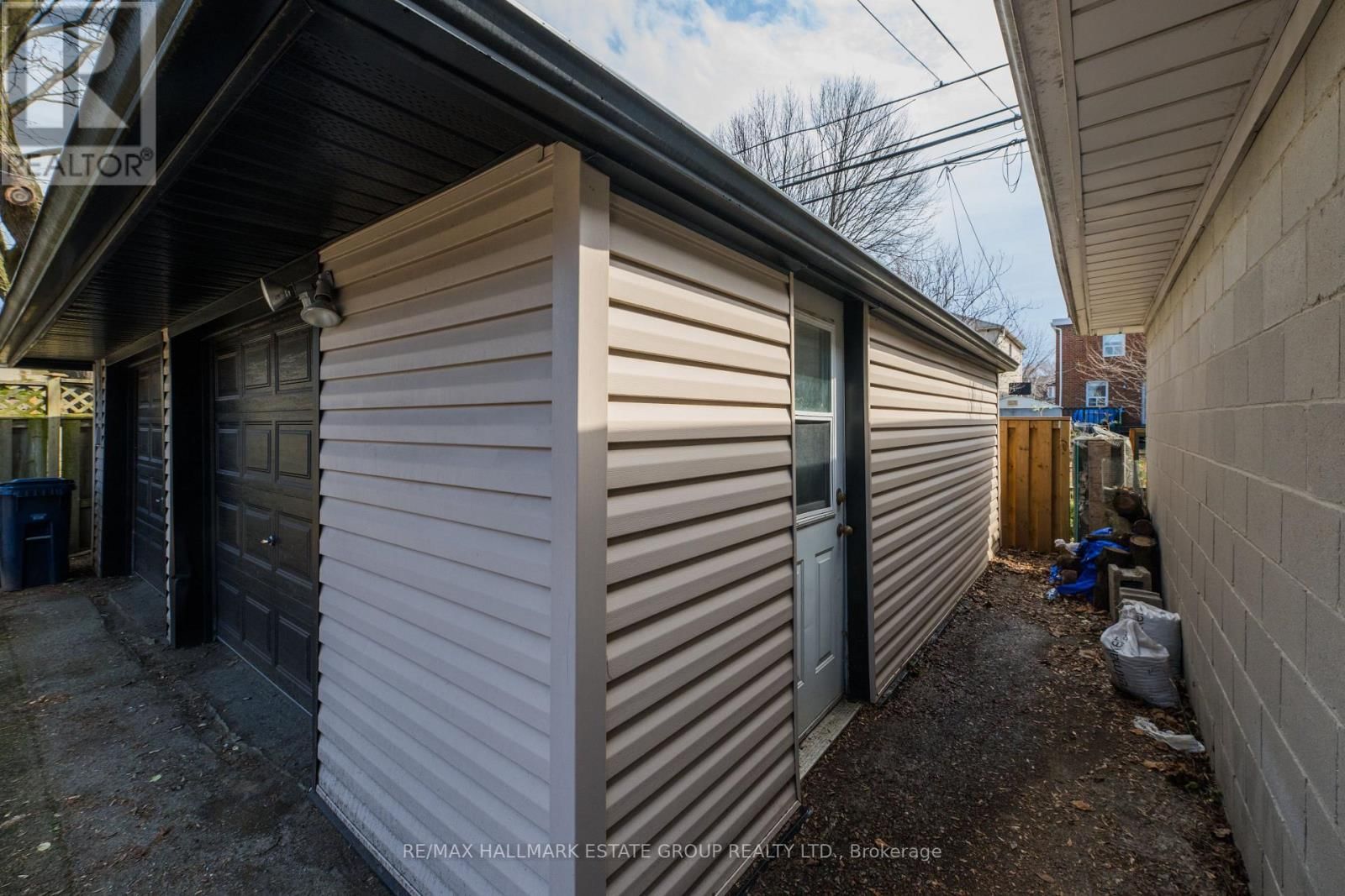 225 WOODVILLE AVENUE Image 50