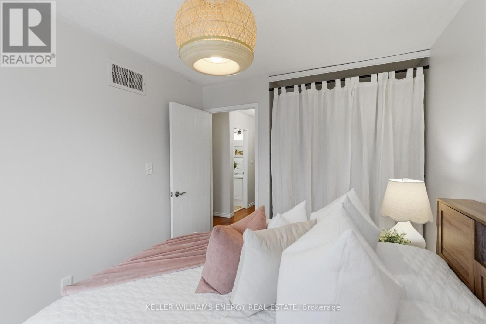 1698 WOODGATE TRAIL Image 19