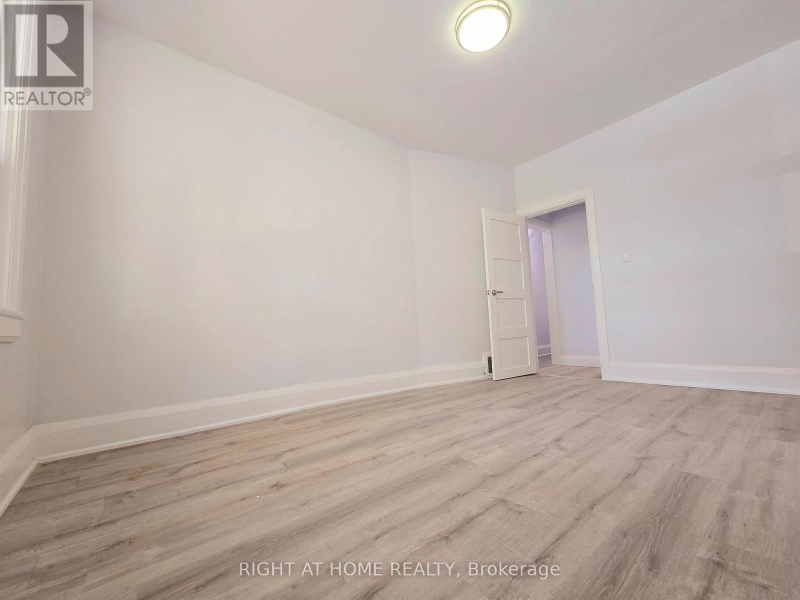 MAIN - 685 GREENWOOD AVENUE Image 10