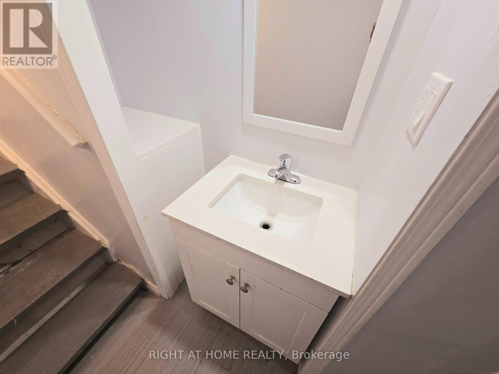 MAIN - 685 GREENWOOD AVENUE Image 13