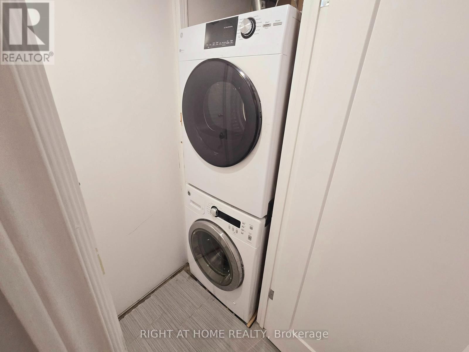 MAIN - 685 GREENWOOD AVENUE Image 14