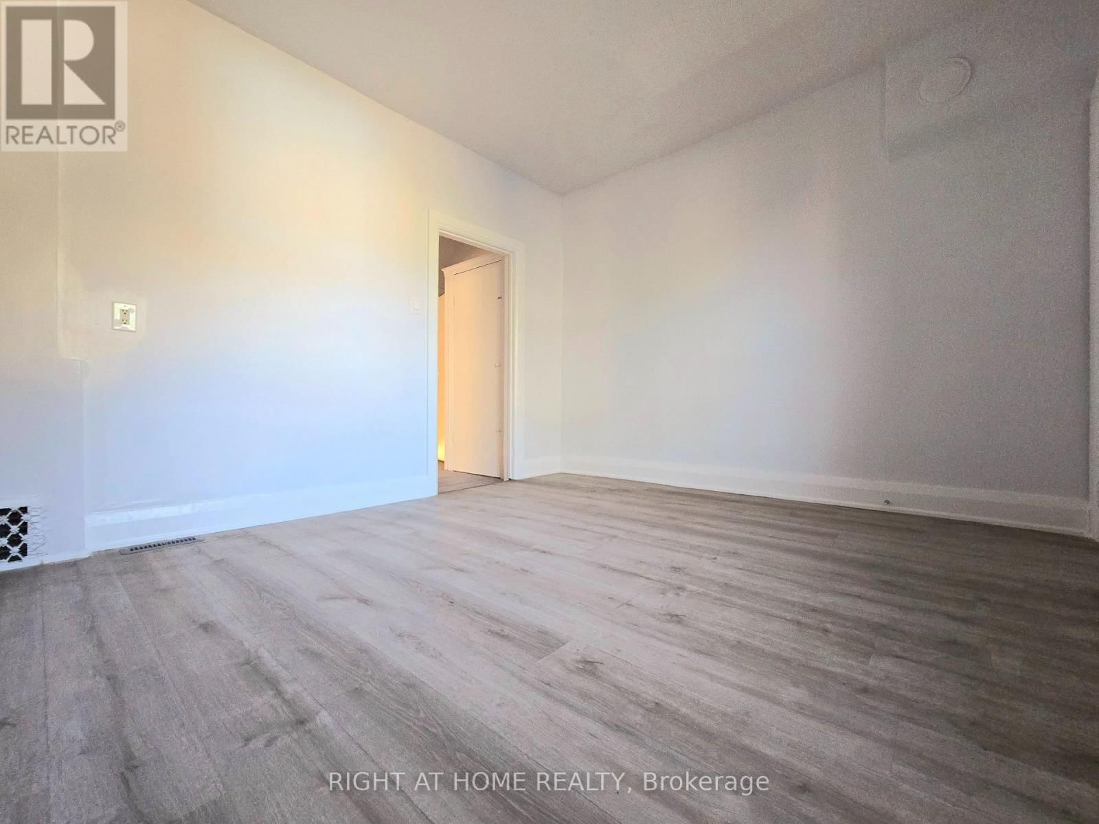 MAIN - 685 GREENWOOD AVENUE Image 4