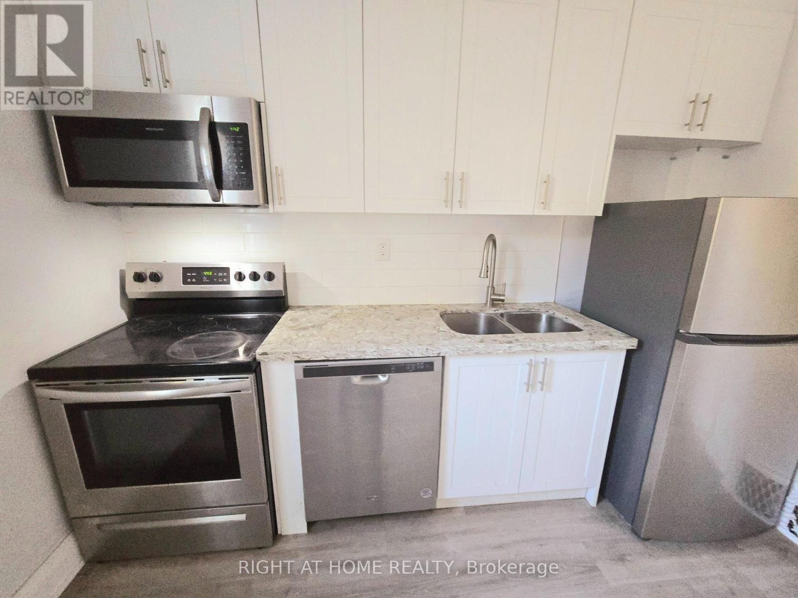 MAIN - 685 GREENWOOD AVENUE Image 5