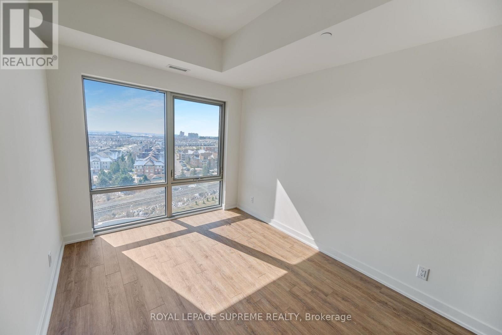 1020 - 51 CLARINGTON BOULEVARD Image 14