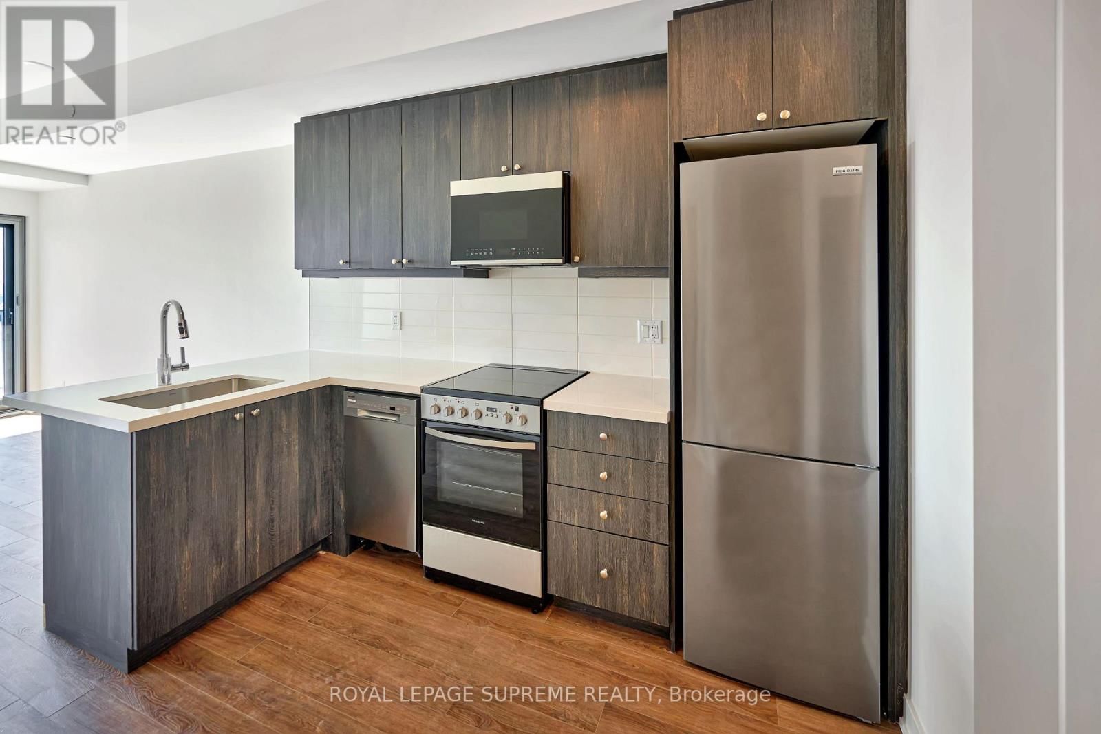 1020 - 51 CLARINGTON BOULEVARD Image 2