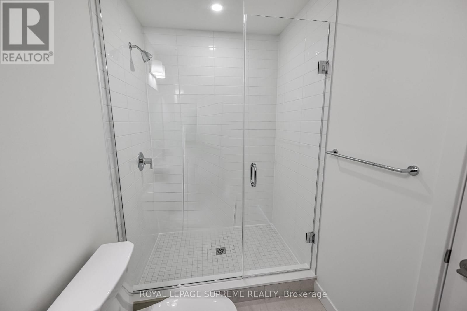 1020 - 51 CLARINGTON BOULEVARD Image 22