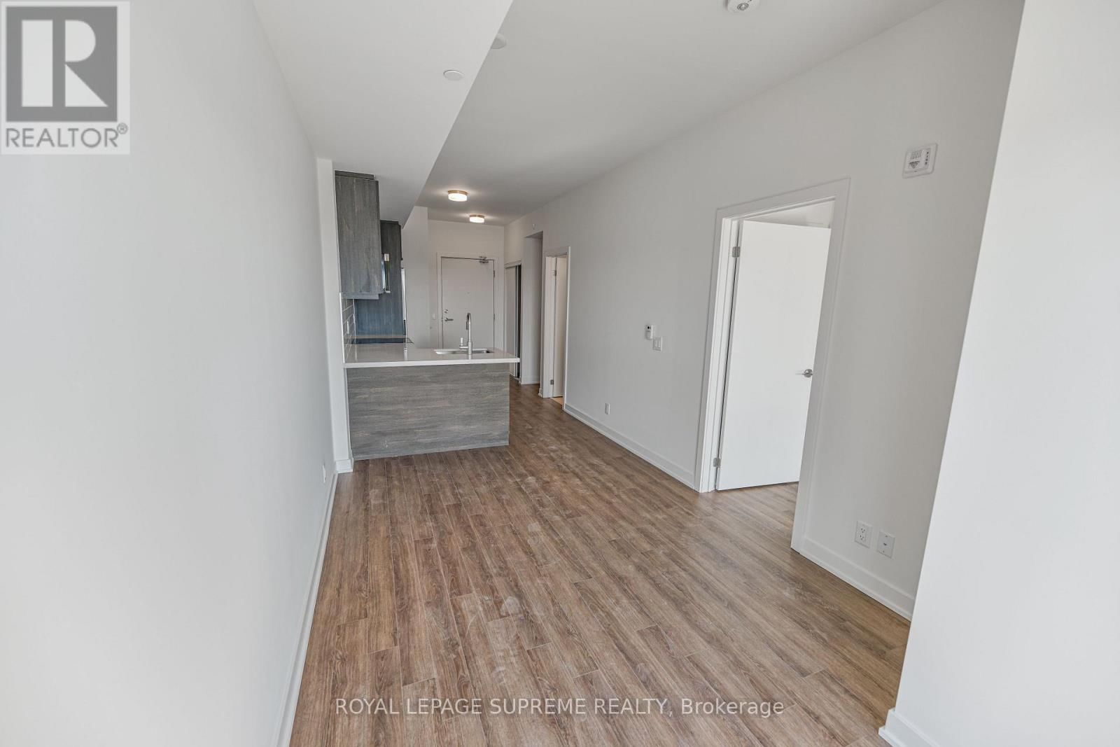 1020 - 51 CLARINGTON BOULEVARD Image 4