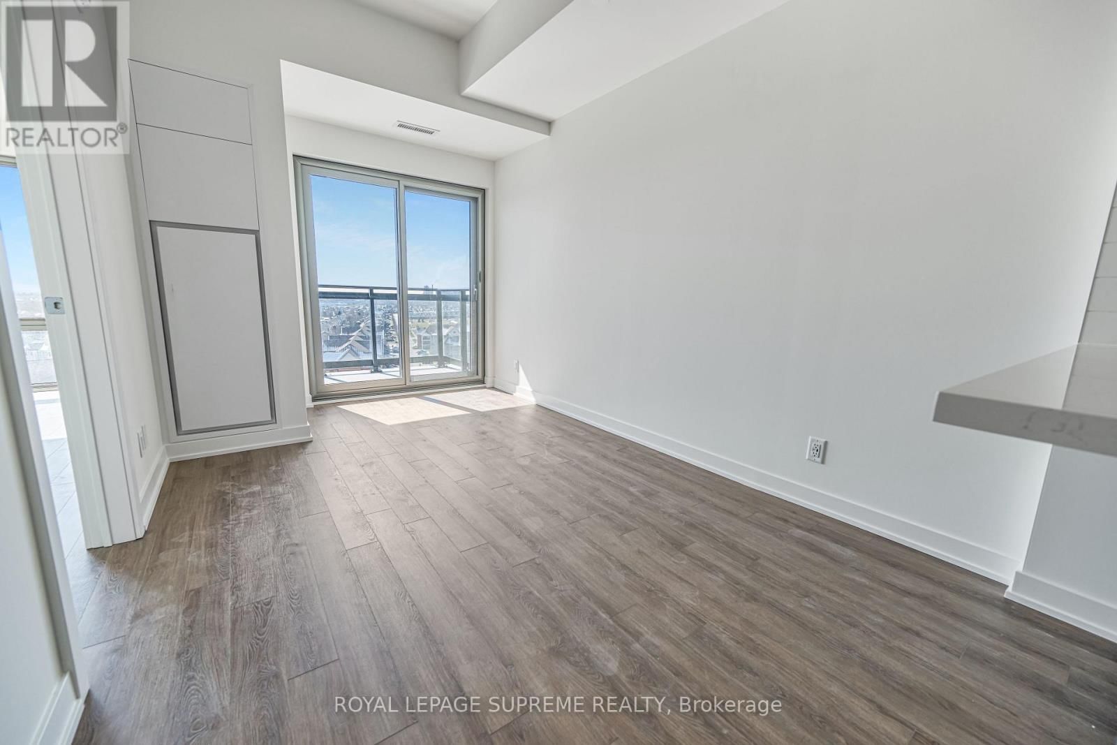 1020 - 51 CLARINGTON BOULEVARD Image 7