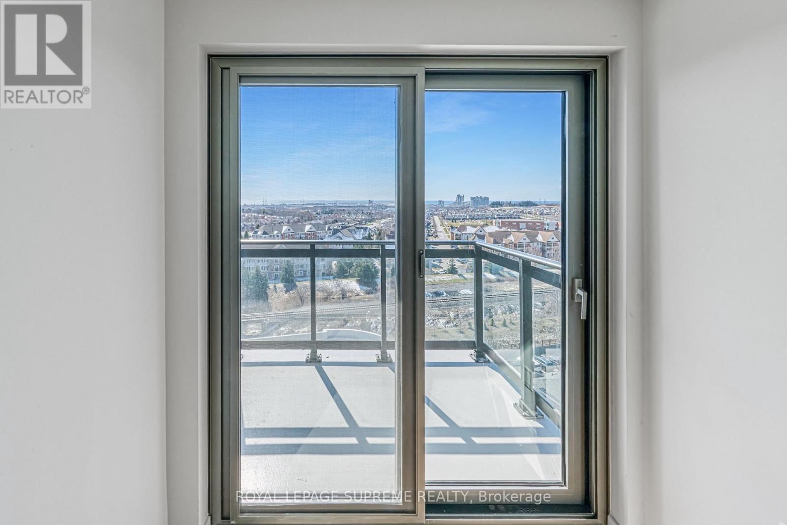 1020 - 51 CLARINGTON BOULEVARD Image 8