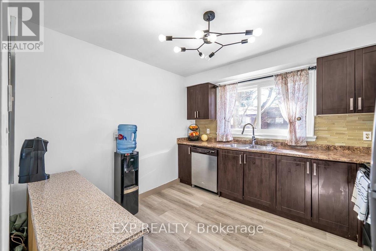 17 - 1415 FIELDLIGHT BOULEVARD Image 16