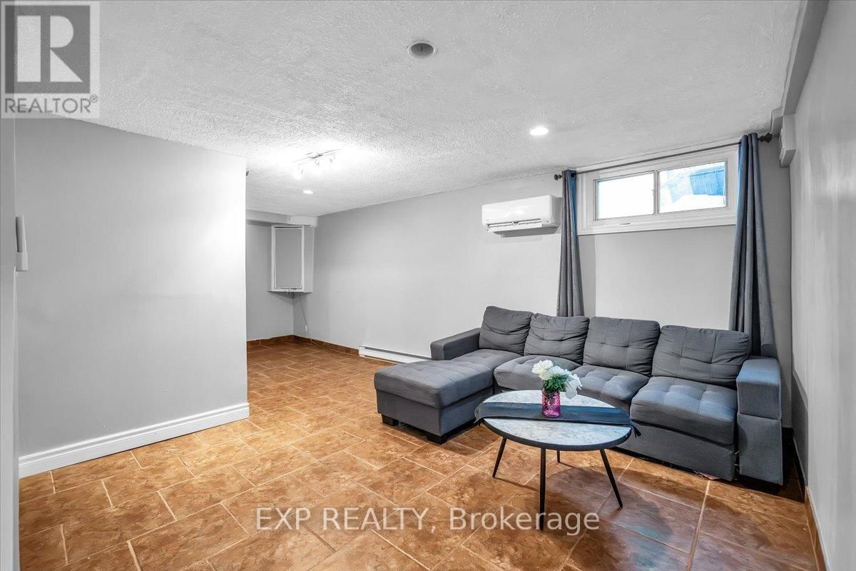 17 - 1415 FIELDLIGHT BOULEVARD Image 33