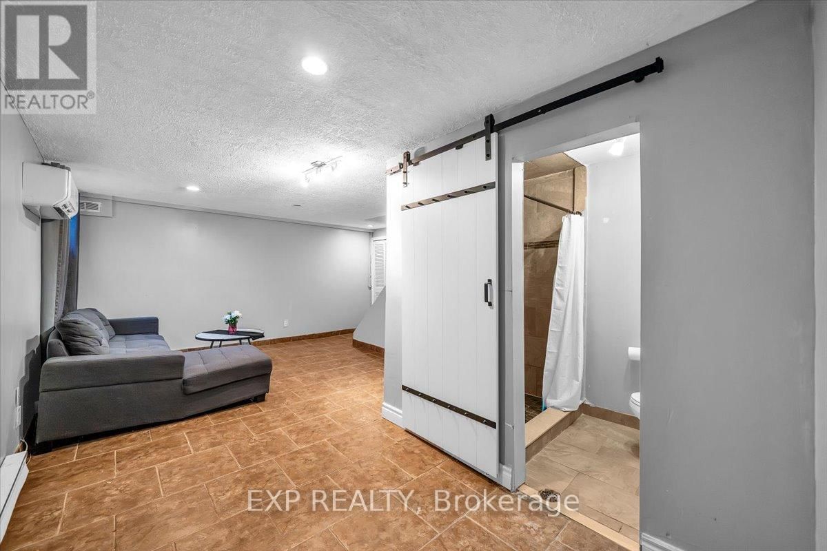 17 - 1415 FIELDLIGHT BOULEVARD Image 34