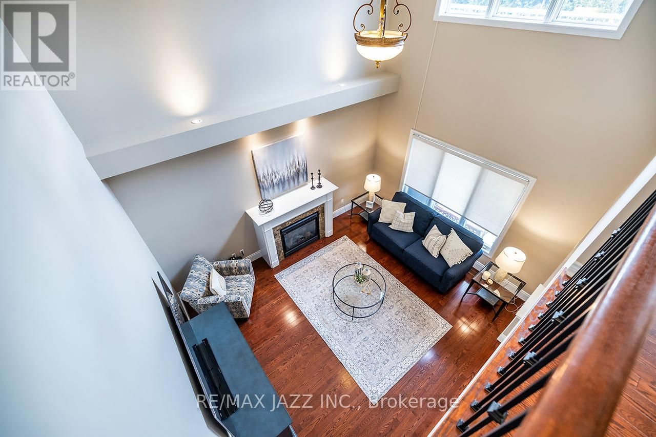 892 BARBADOS STREET Image 25