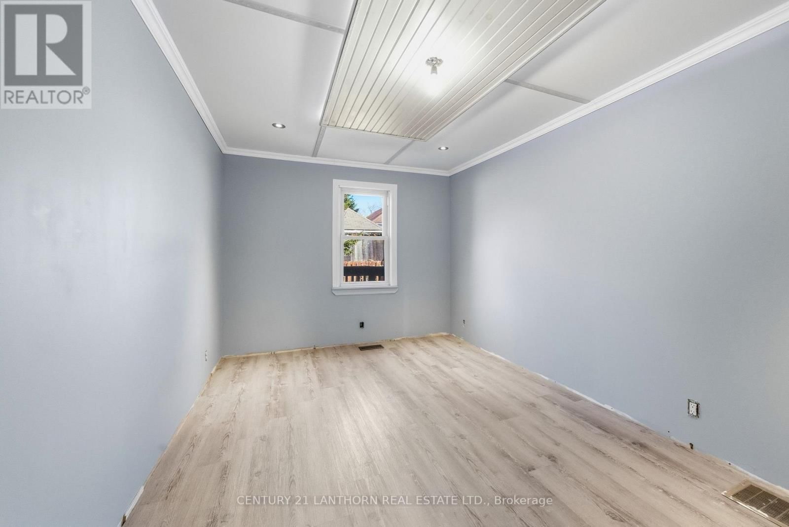 305 DREW STREET Image 16