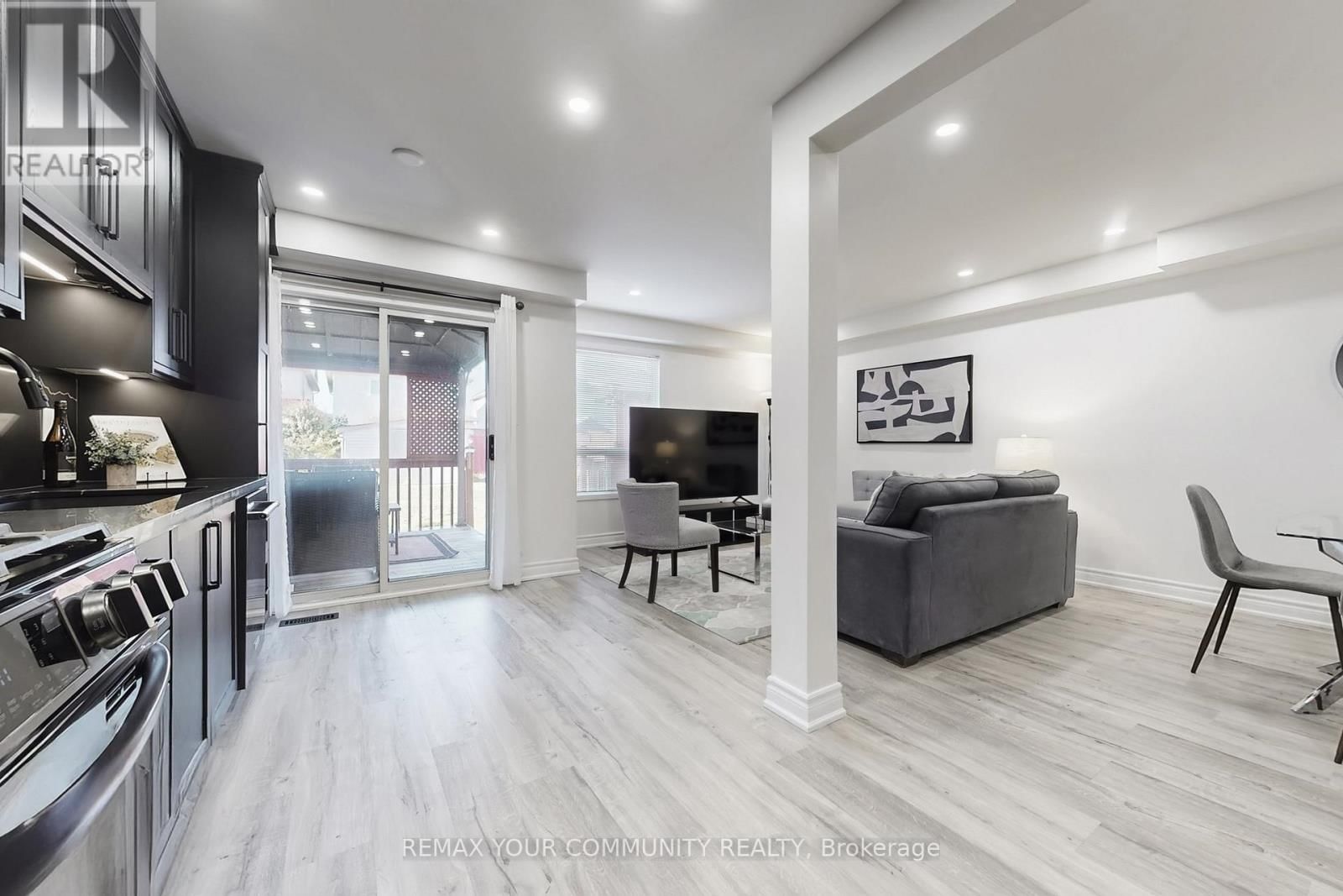 122 WHITBY SHORES Image 13