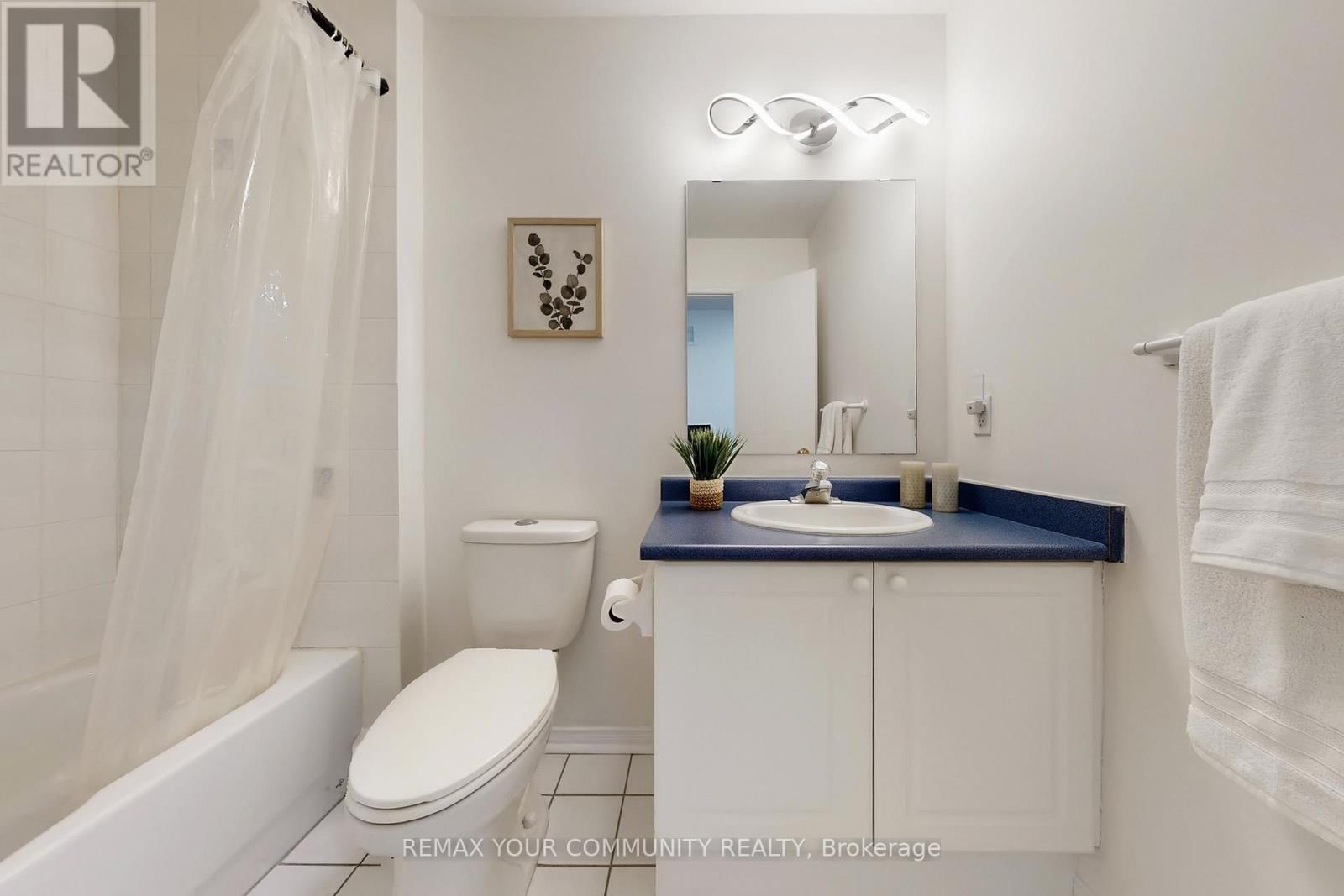 122 WHITBY SHORES Image 30