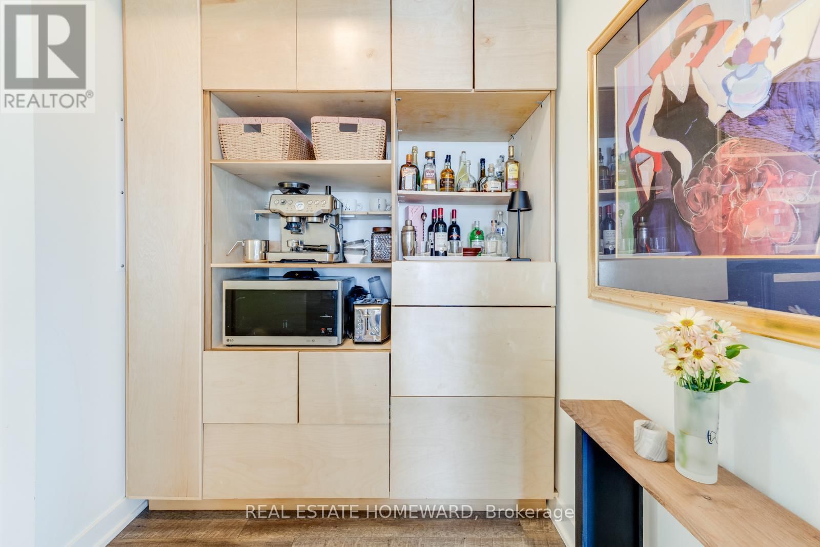 Suite 704 - 25 BASEBALL PLACE Image 10