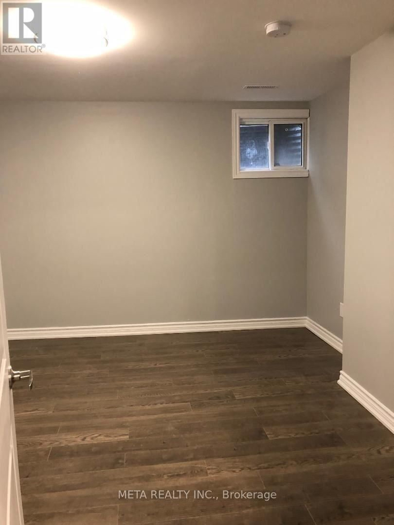 Bsmt - 8 ROSCOE ROAD Image 5