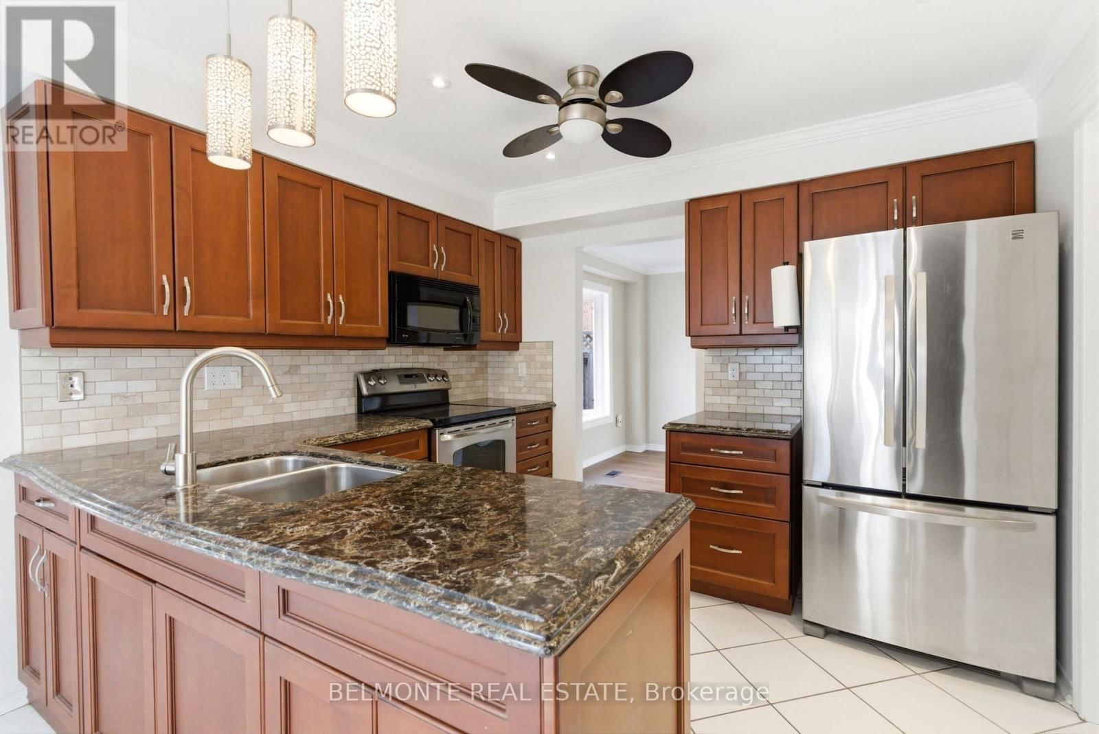 888 LAVIS COURT Image 13