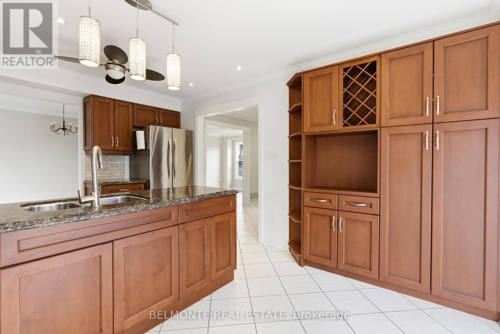 888 LAVIS COURT Image 16