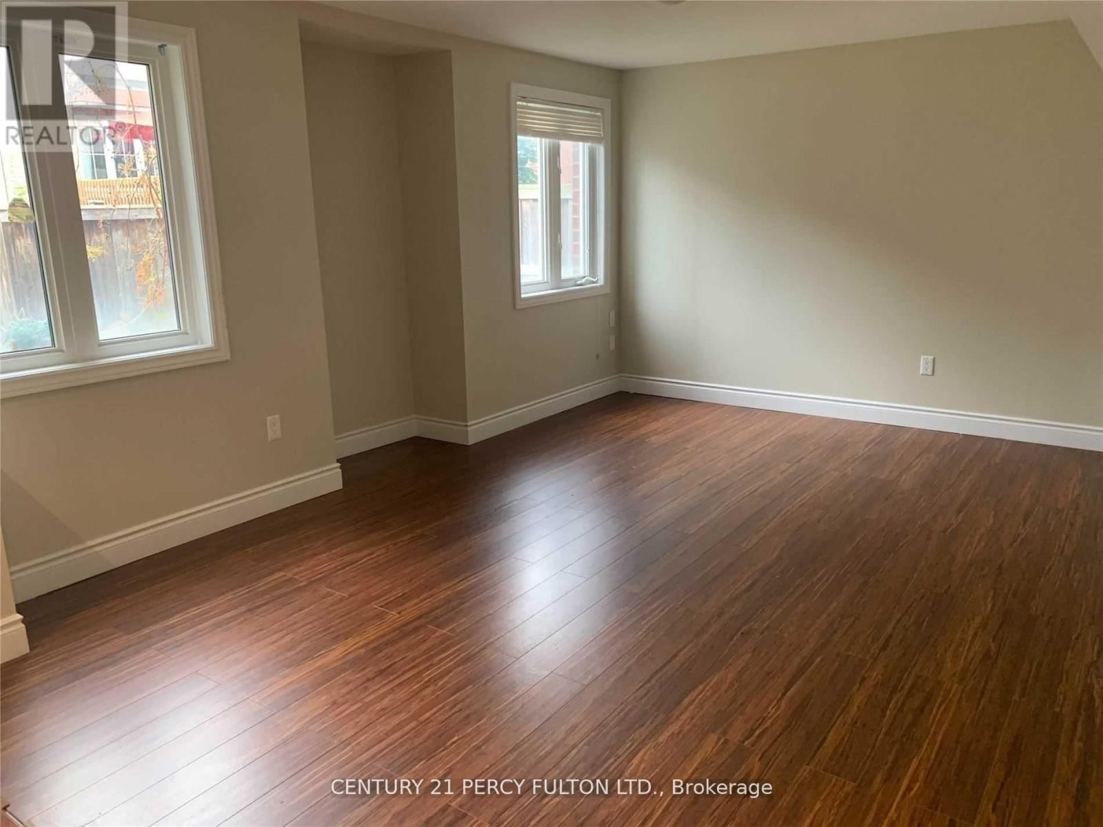 21 WATERSPLACE AVENUE Image 5