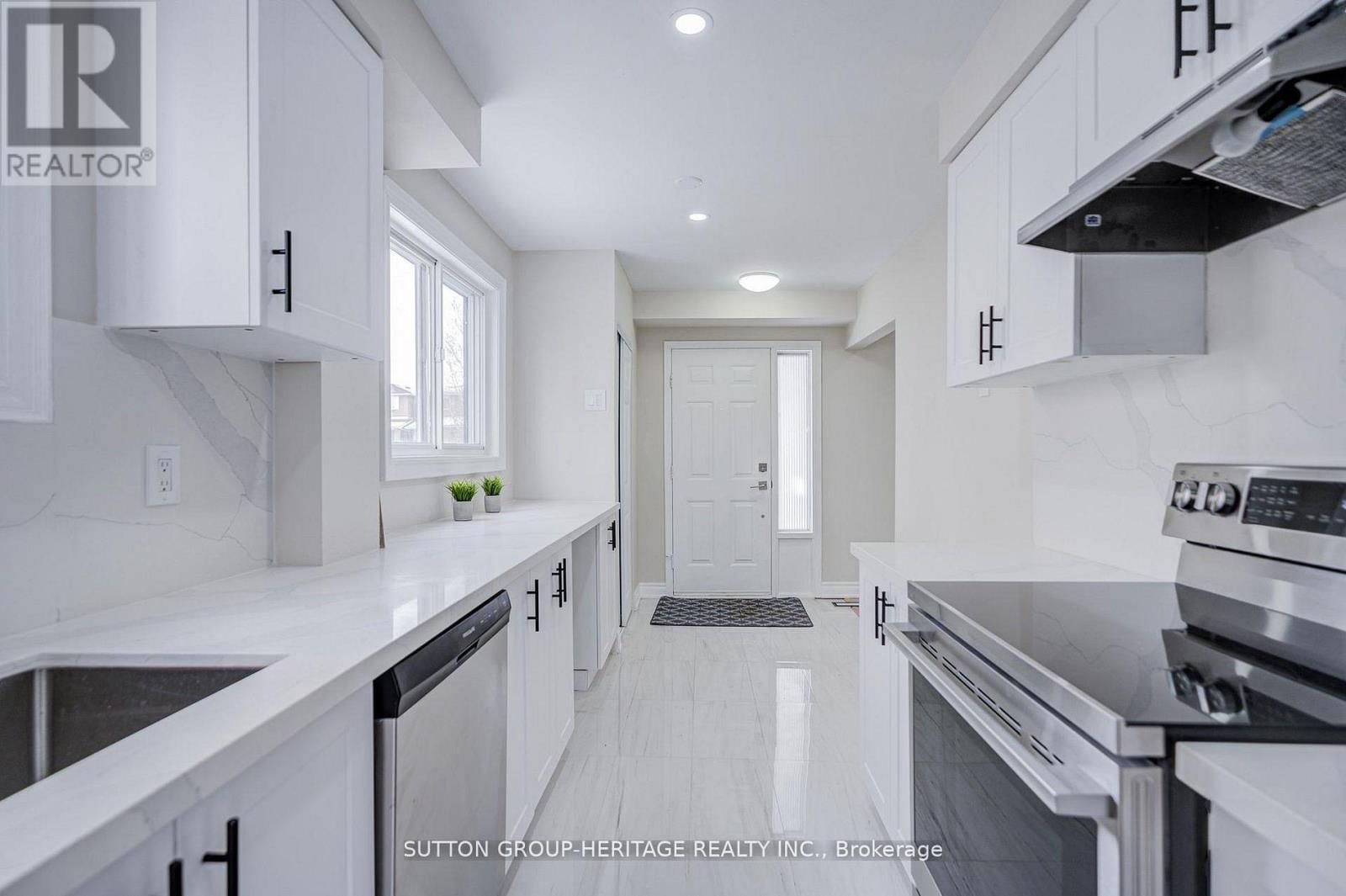 639 DOWN CRESCENT Image 12