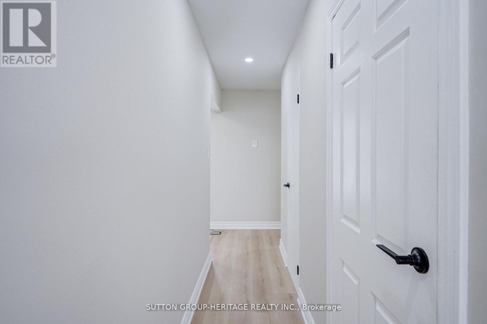 639 DOWN CRESCENT Image 14