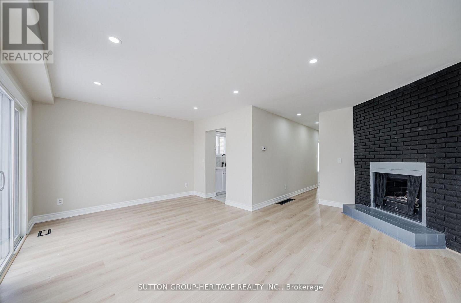 639 DOWN CRESCENT Image 17