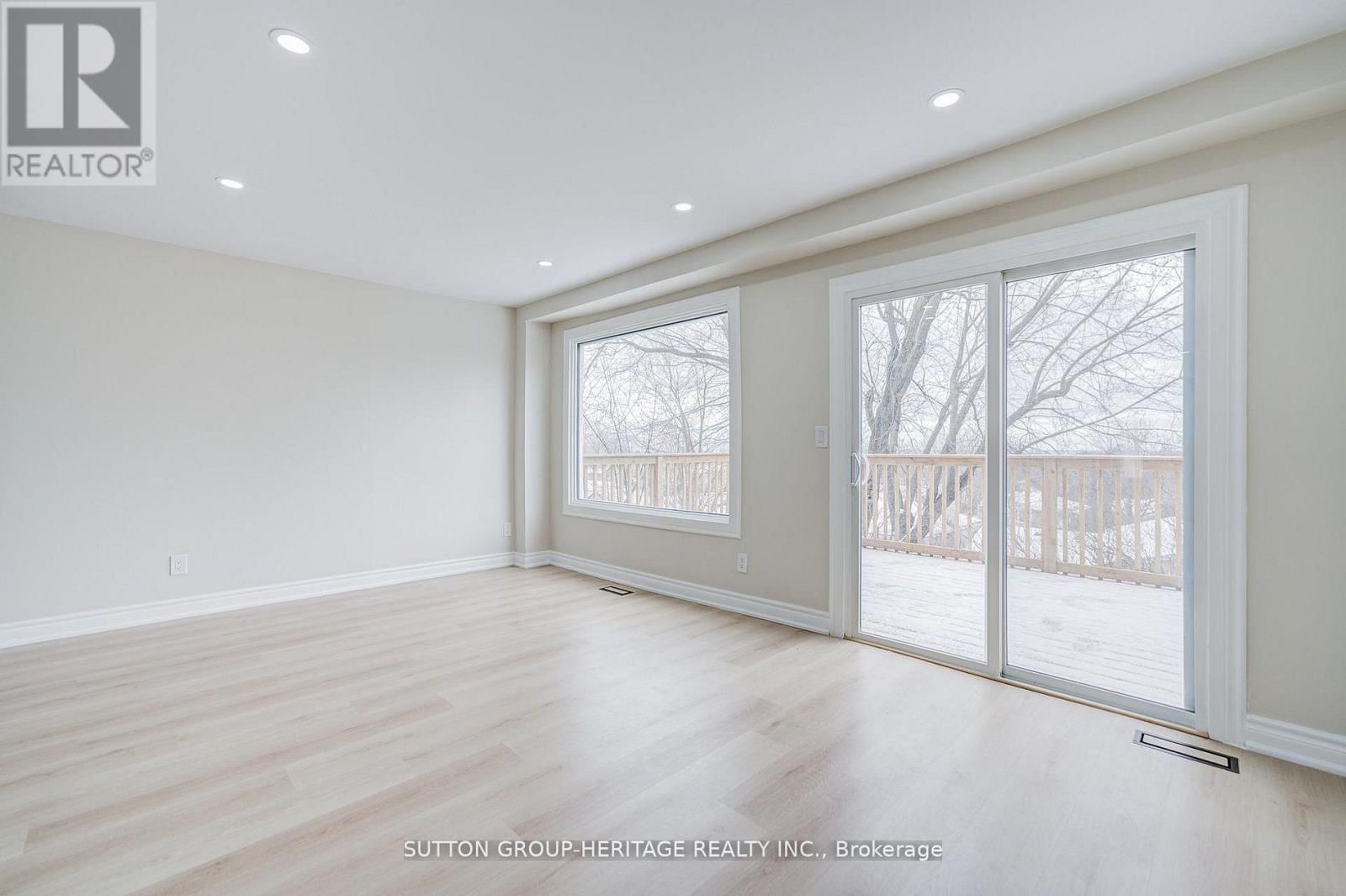 639 DOWN CRESCENT Image 19