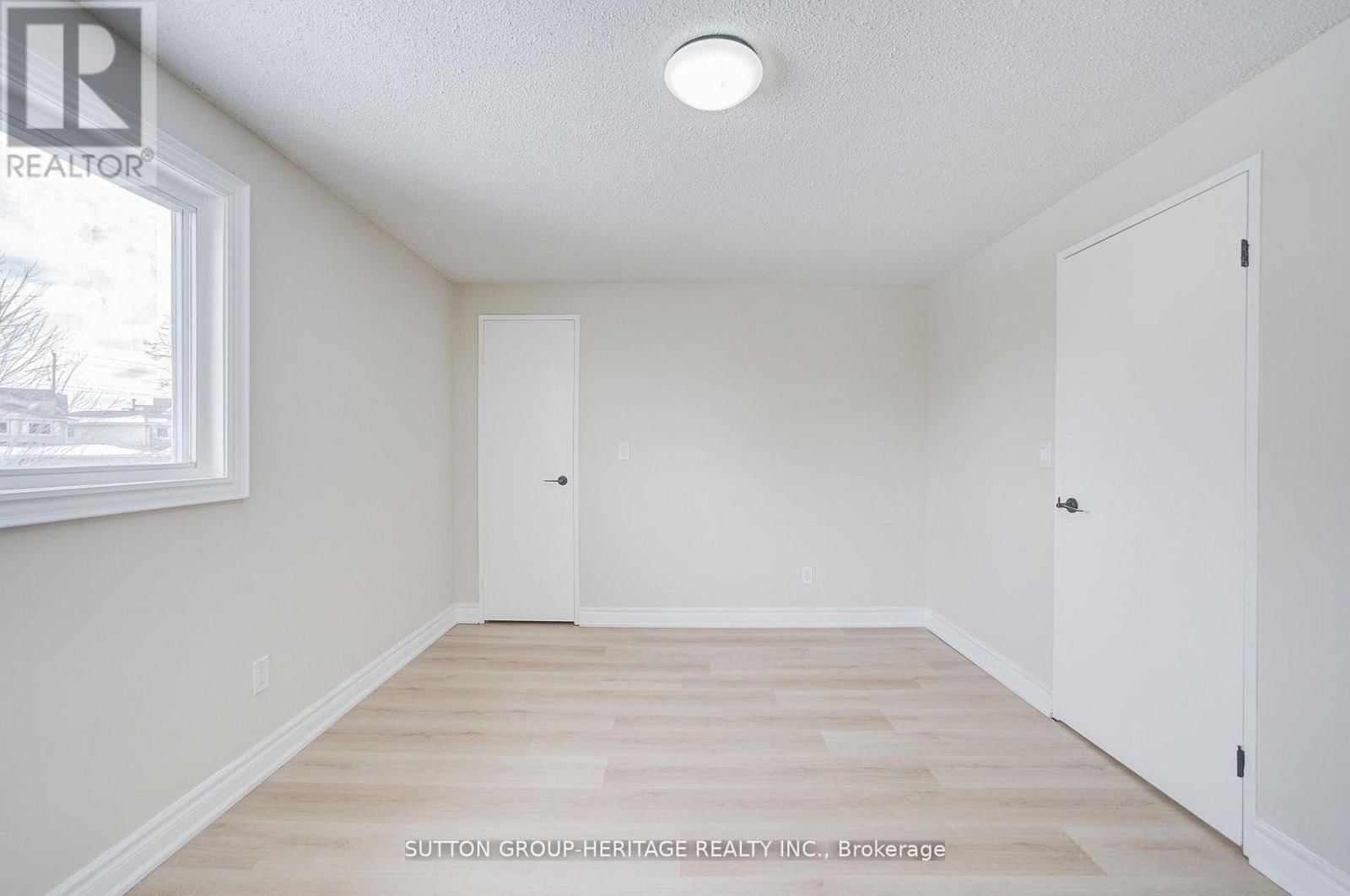 639 DOWN CRESCENT Image 22