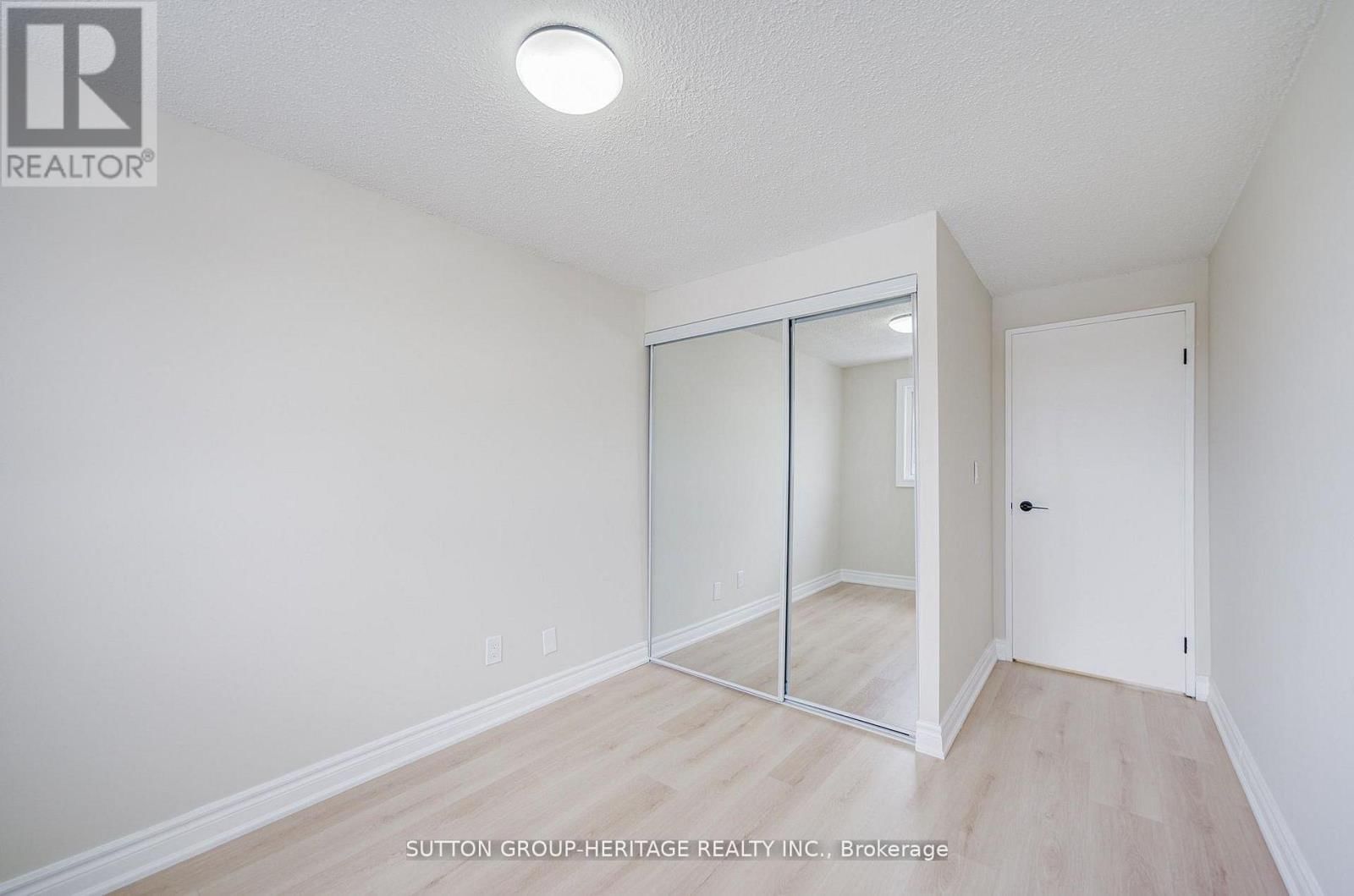 639 DOWN CRESCENT Image 25