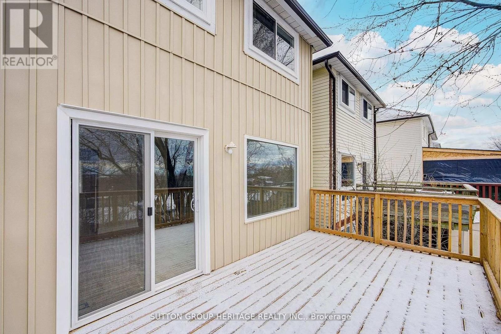 639 DOWN CRESCENT Image 35