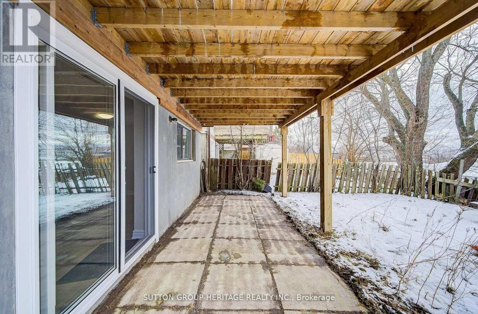 639 DOWN CRESCENT Image 37