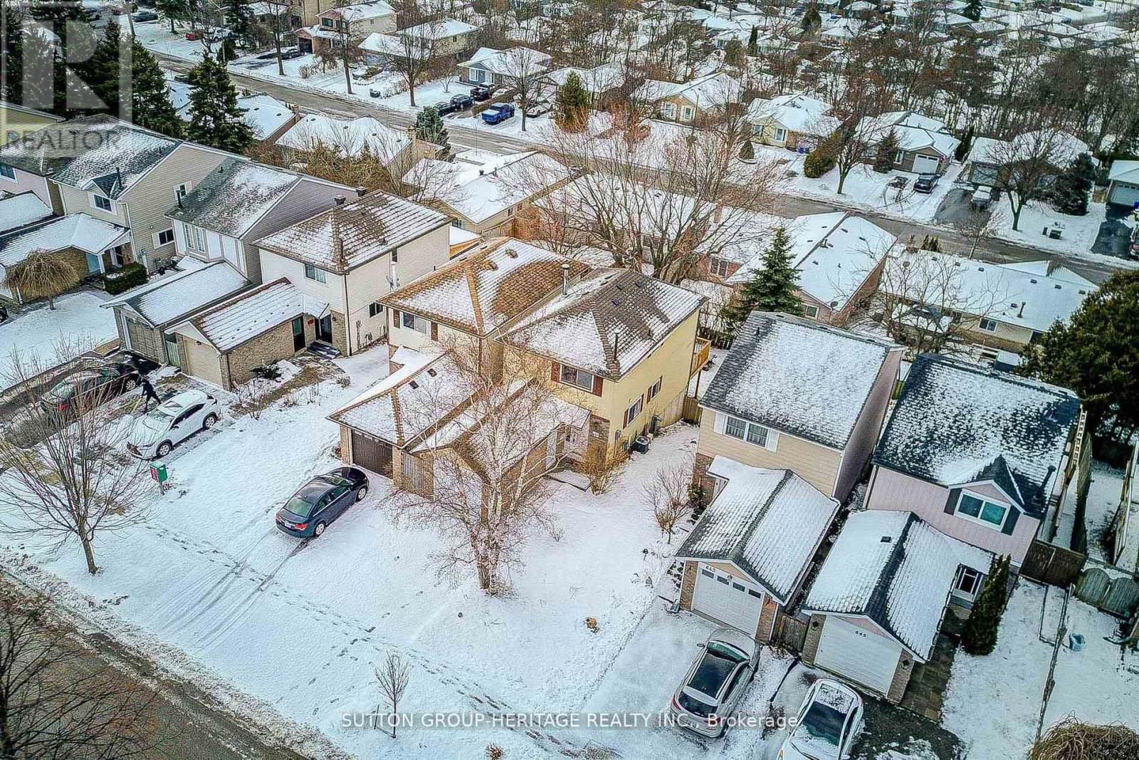 639 DOWN CRESCENT Image 4