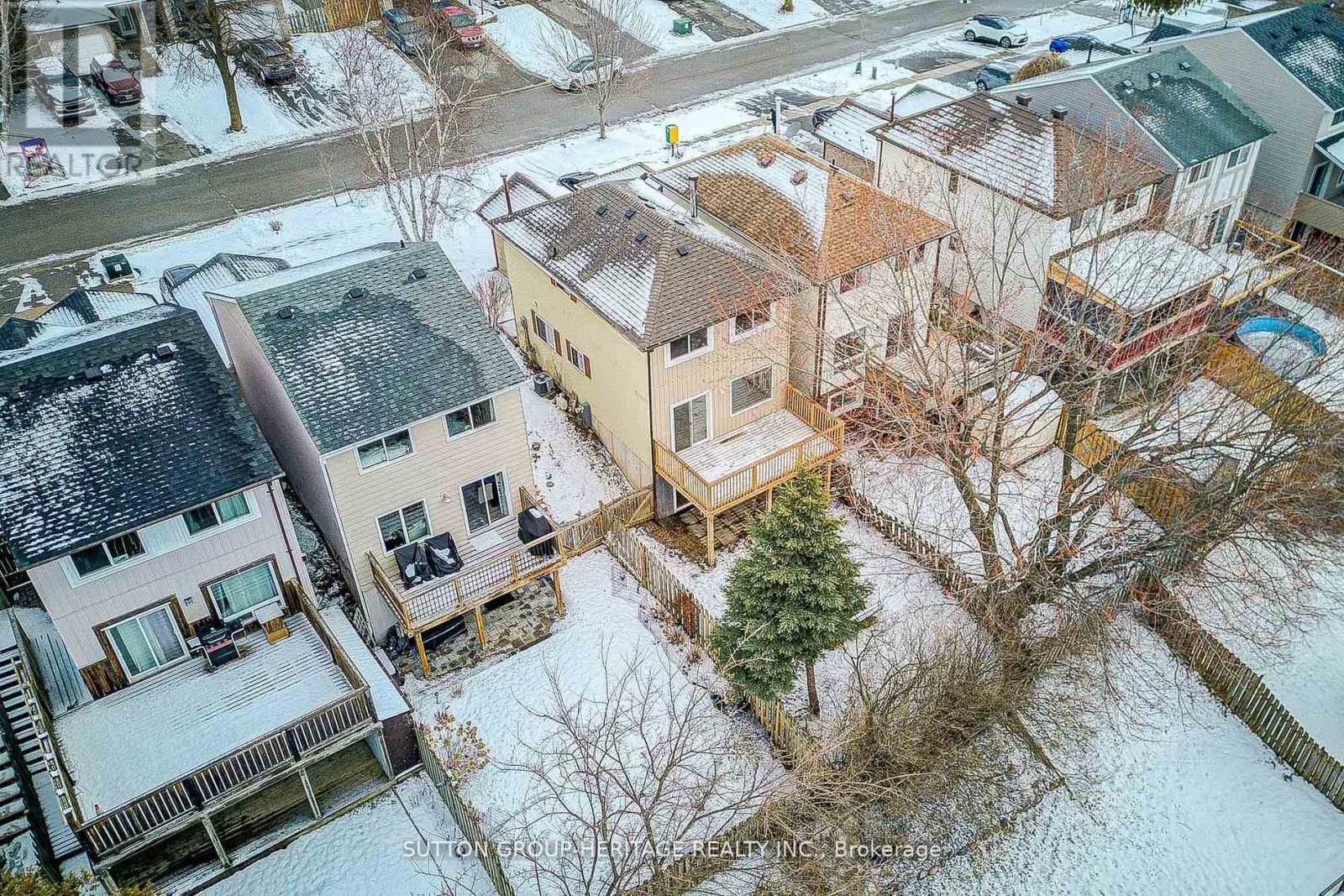 639 DOWN CRESCENT Image 5