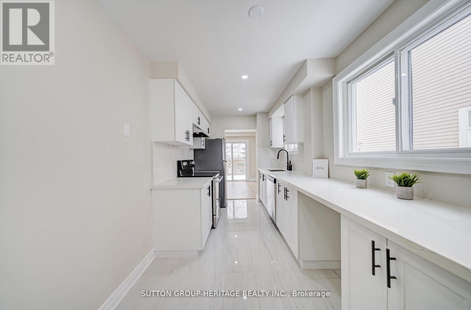 639 DOWN CRESCENT Image 9