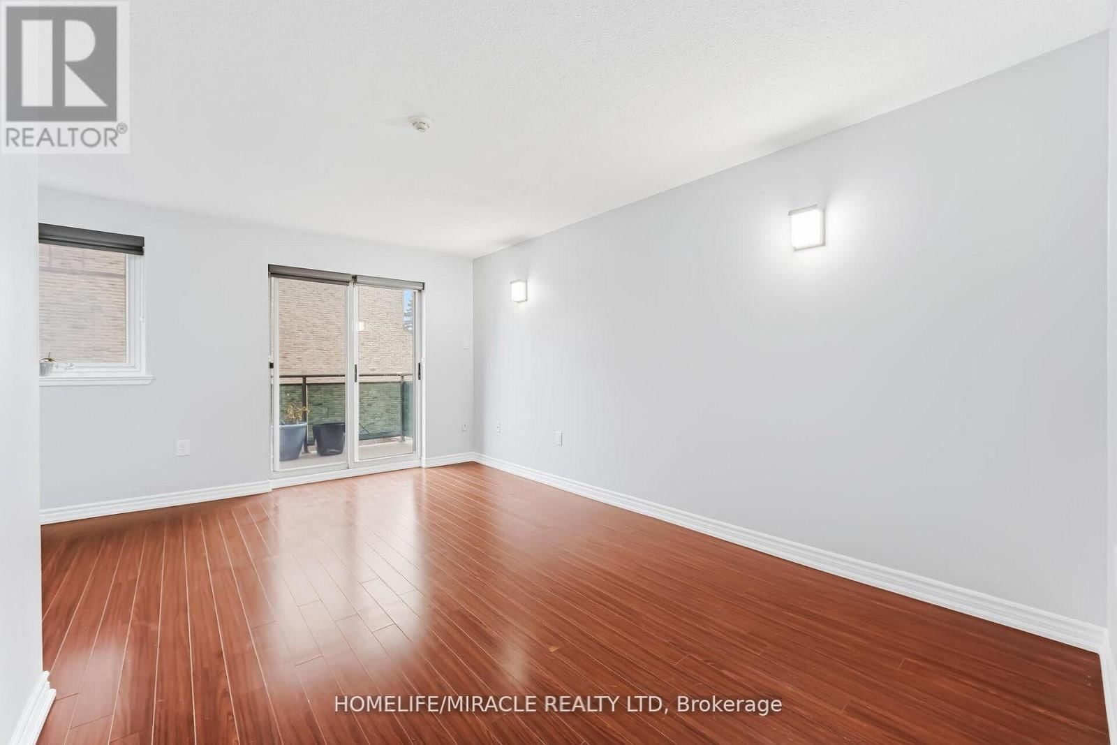 103 - 140 LING ROAD Image 6