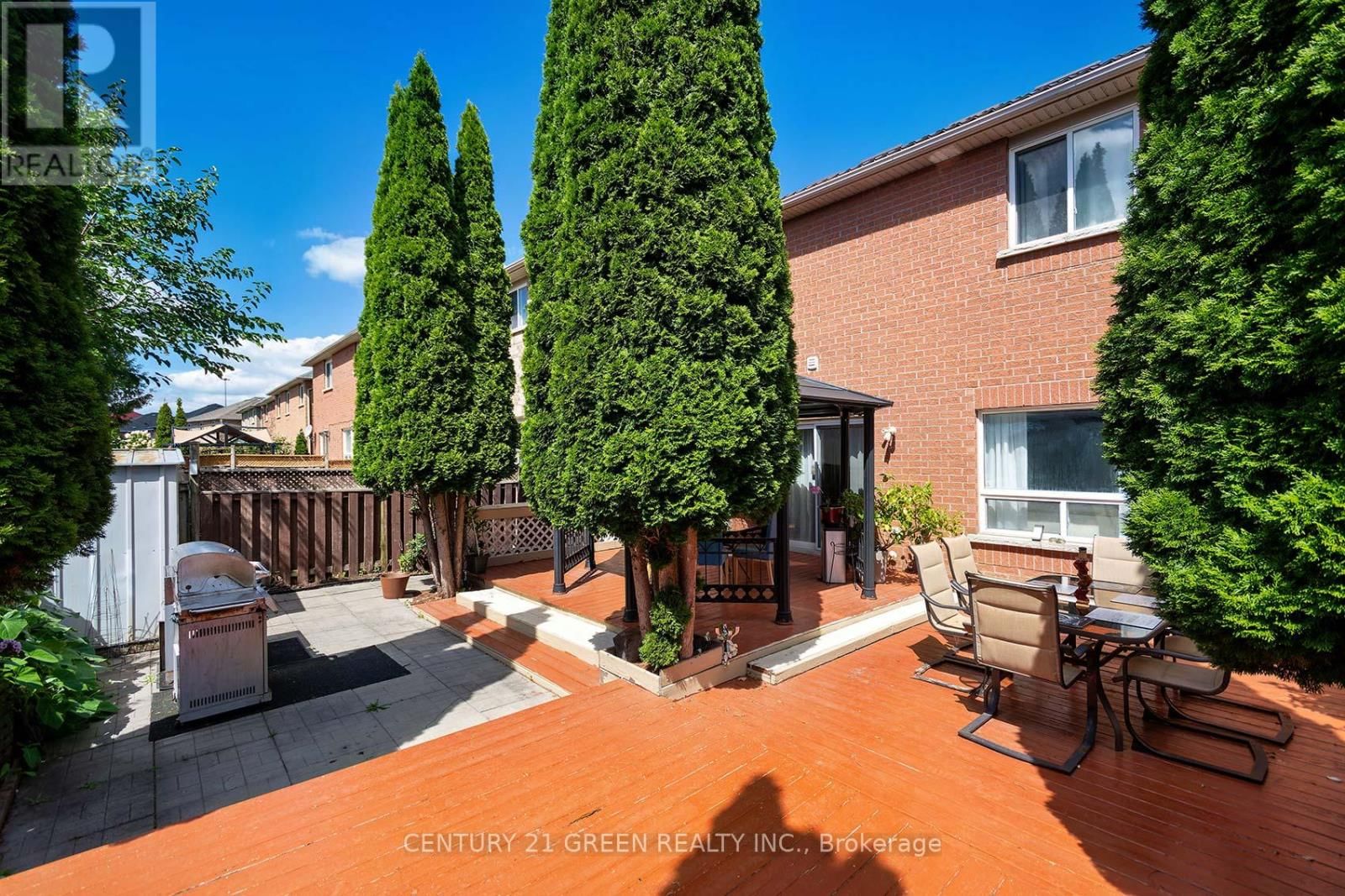 8 LAMPMAN DRIVE Image 30