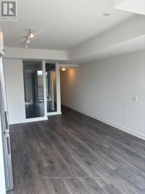 320 - 2 MANDERLEY DRIVE Image 11