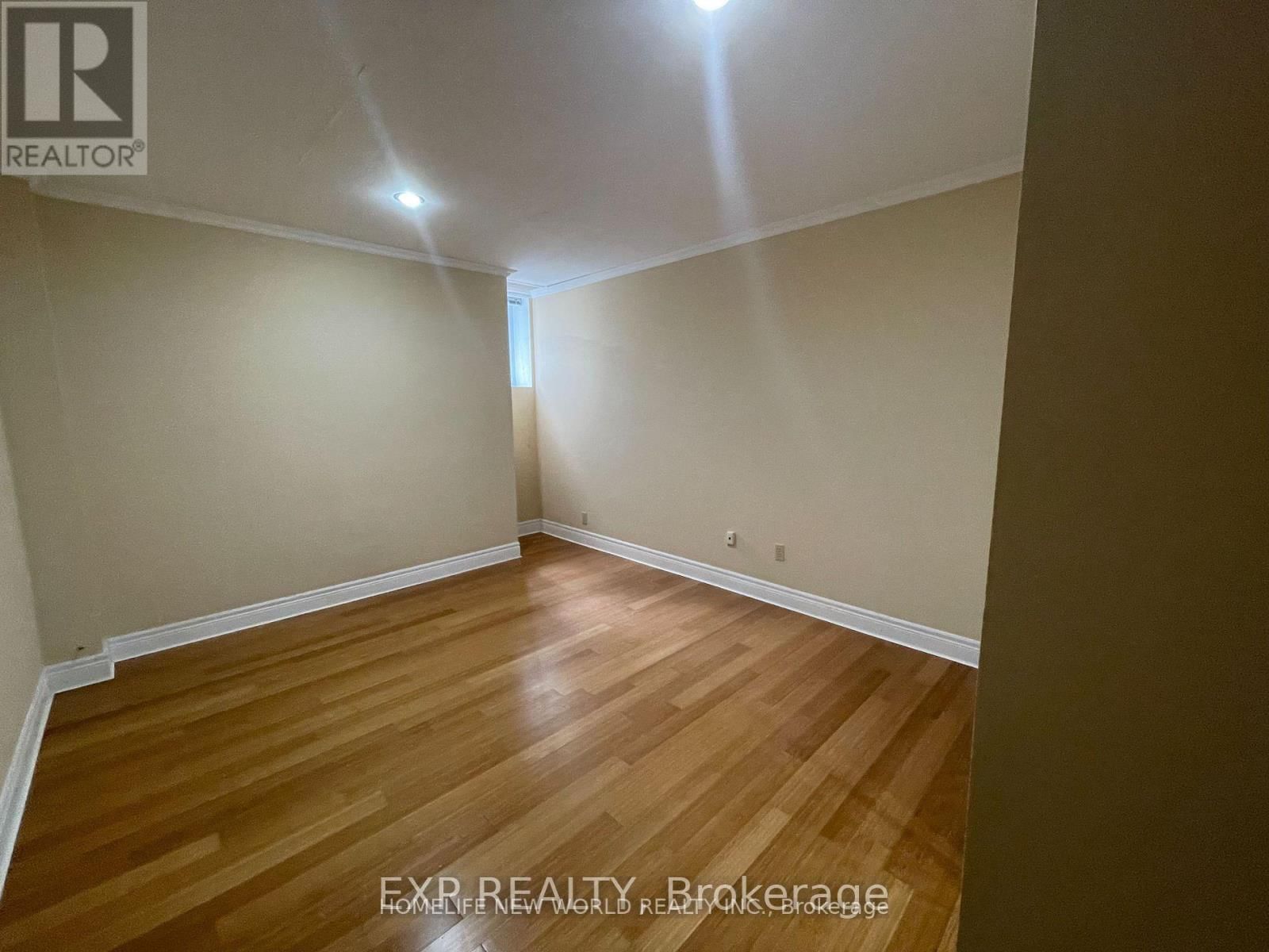 BSM - 122 CENTENNIAL ROAD Image 9