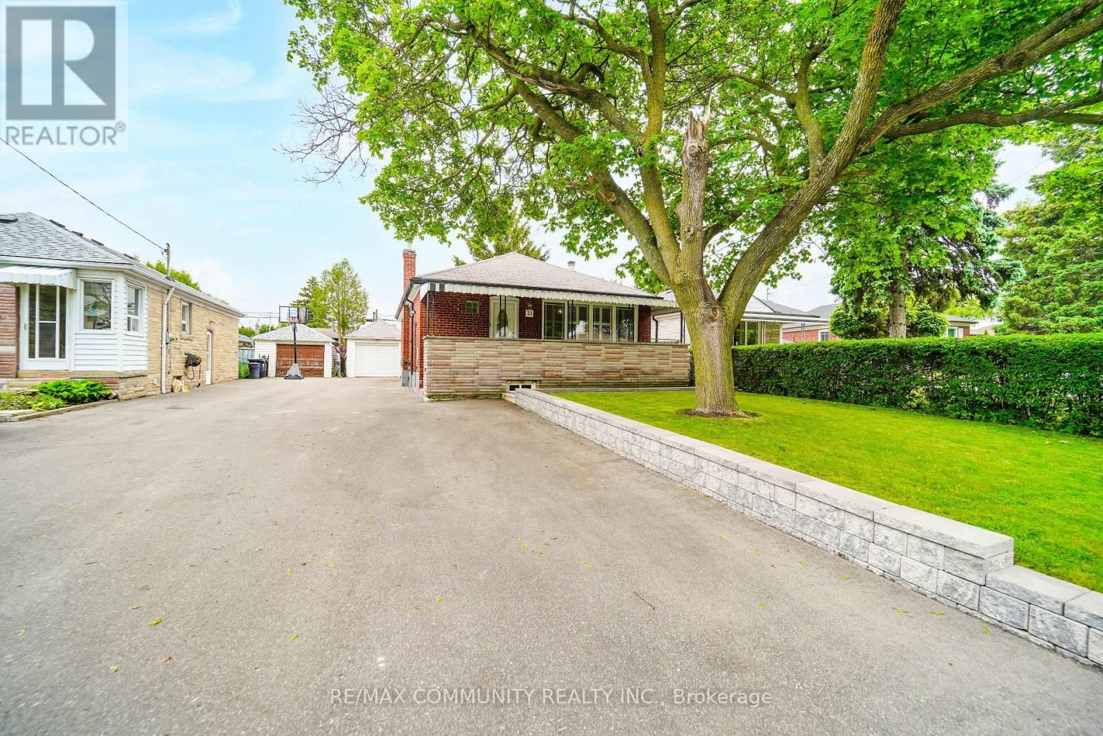 Lower - 21 MIRAMAR CRESCENT Image 1