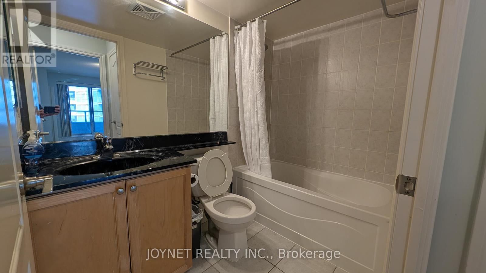 504 - 60 TOWN CENTER COURT Image 15