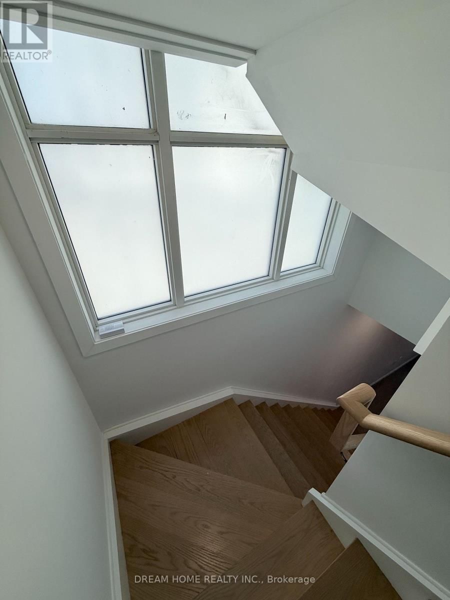 C1- 301 - 3423 SHEPPARD AVENUE EAST Image 15